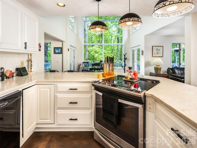 363 Rickel Drive, Hendersonville, NC 28739