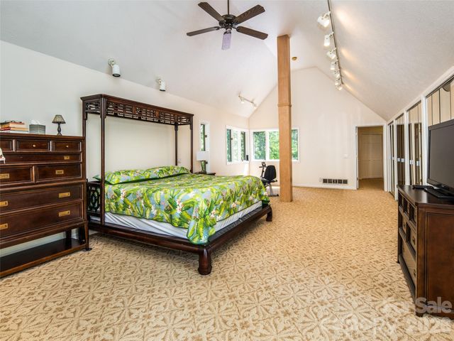 363 Rickel Drive, Hendersonville, NC 28739