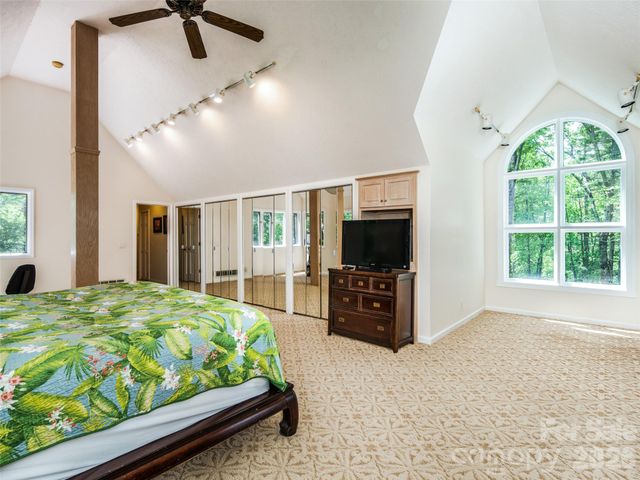 363 Rickel Drive, Hendersonville, NC 28739