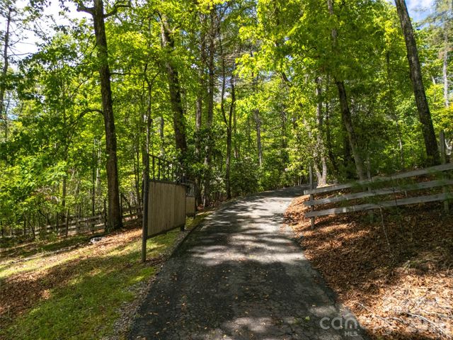 363 Rickel Drive, Hendersonville, NC 28739