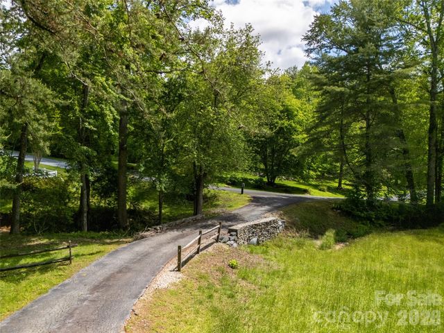 363 Rickel Drive, Hendersonville, NC 28739