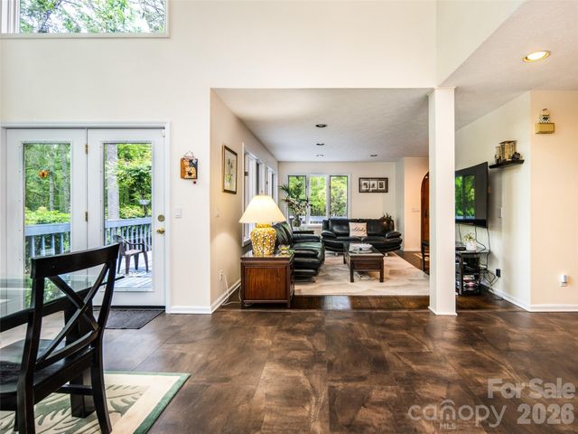 363 Rickel Drive, Hendersonville, NC 28739