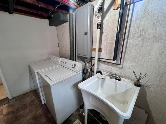 2252 Winston Drive, Sterling Heights, MI 48310