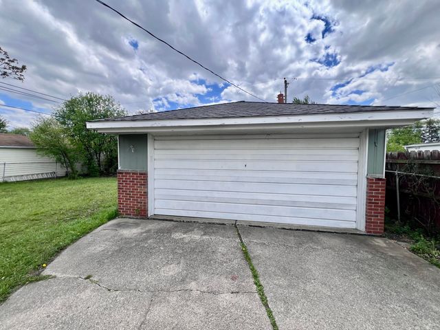 2252 Winston Drive, Sterling Heights, MI 48310
