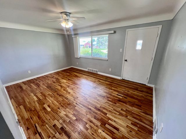 2252 Winston Drive, Sterling Heights, MI 48310