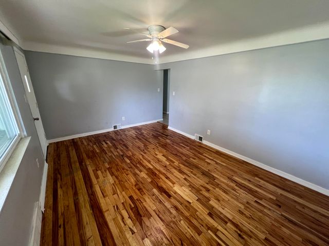 2252 Winston Drive, Sterling Heights, MI 48310