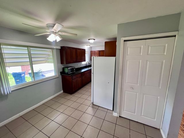 2252 Winston Drive, Sterling Heights, MI 48310