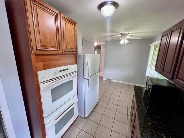 2252 Winston Drive, Sterling Heights, MI 48310