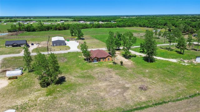 17425 FM 38, Petty, TX 75470