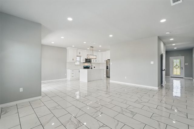 17425 FM 38, Petty, TX 75470