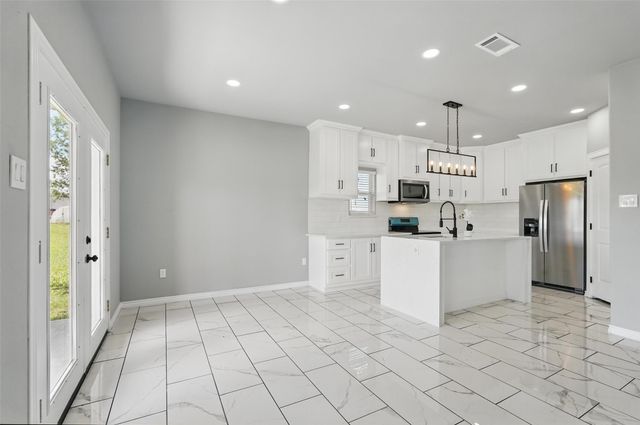 17425 FM 38, Petty, TX 75470