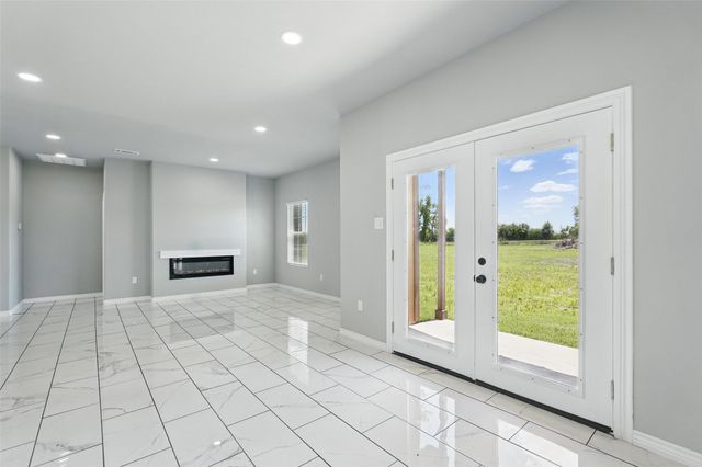 17425 FM 38, Petty, TX 75470