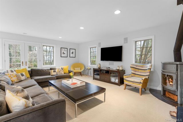 584 Forest Avenue, New Rochelle, NY 10804