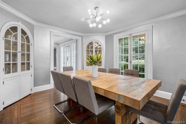 584 Forest Avenue, New Rochelle, NY 10804