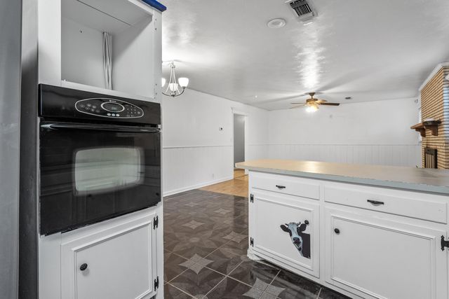 2121 56th Street, Lubbock, TX 79412