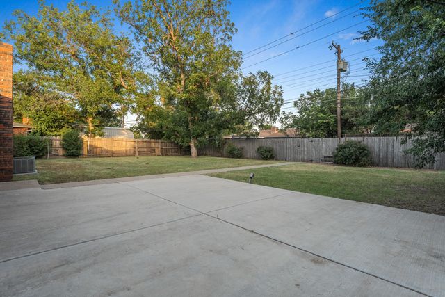 2121 56th Street, Lubbock, TX 79412