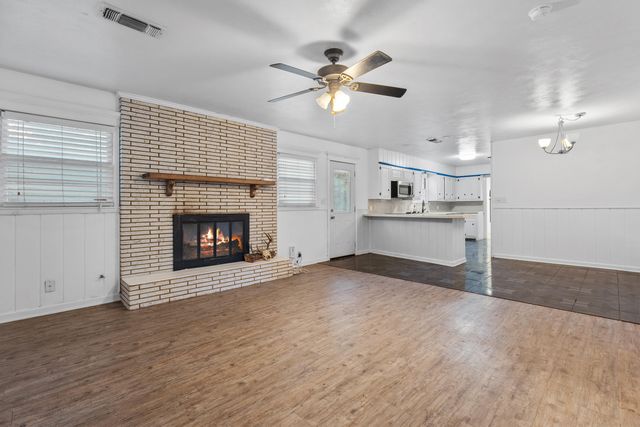 2121 56th Street, Lubbock, TX 79412