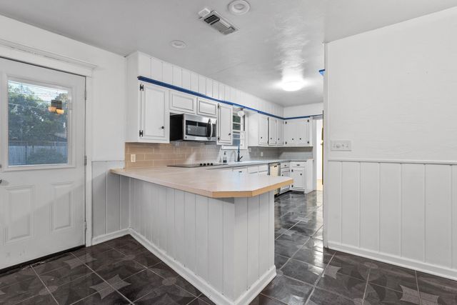 2121 56th Street, Lubbock, TX 79412