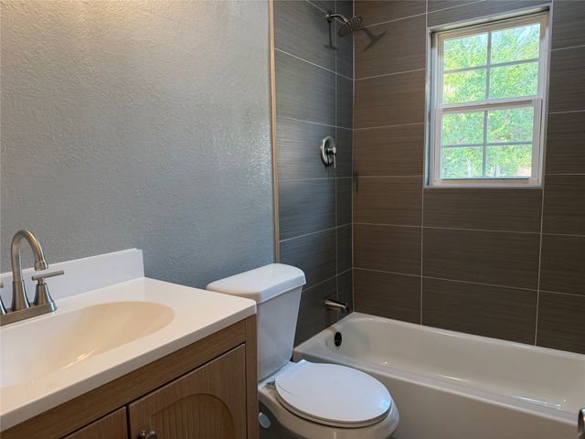 2504 Normont Circle, Fort Worth, TX 76103