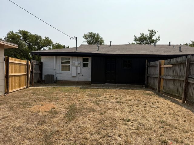 2504 Normont Circle, Fort Worth, TX 76103