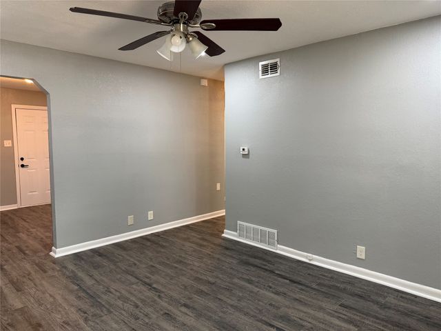 2504 Normont Circle, Fort Worth, TX 76103