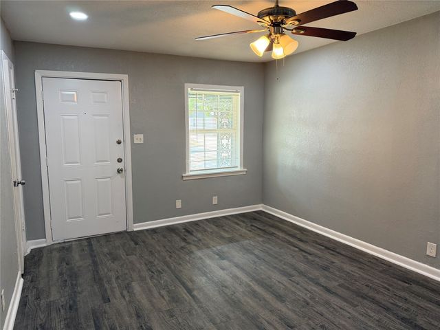 2504 Normont Circle, Fort Worth, TX 76103