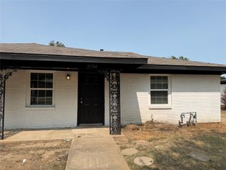 2504 Normont Circle, Fort Worth, TX 76103