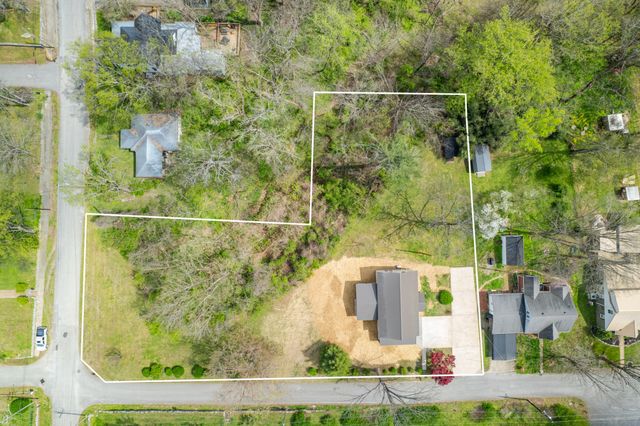 97 Barnwell Ave, Centerville, TN 37033