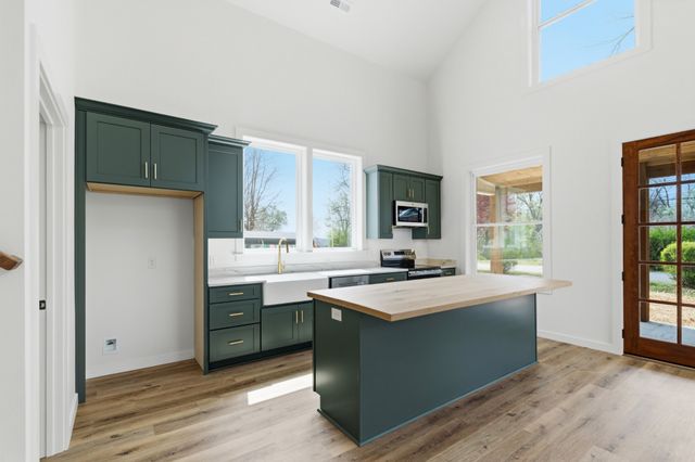 97 Barnwell Ave, Centerville, TN 37033
