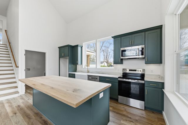 97 Barnwell Ave, Centerville, TN 37033