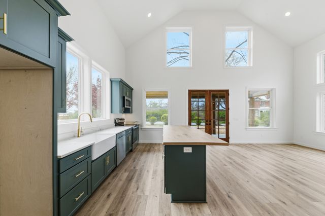 97 Barnwell Ave, Centerville, TN 37033