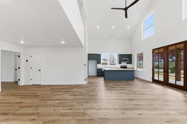 97 Barnwell Ave, Centerville, TN 37033