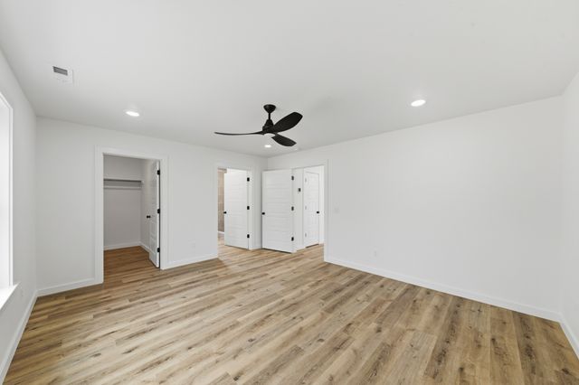 97 Barnwell Ave, Centerville, TN 37033