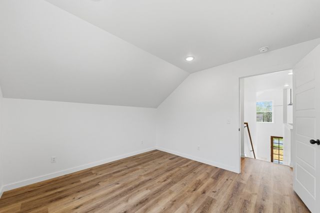 97 Barnwell Ave, Centerville, TN 37033