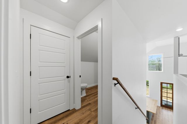 97 Barnwell Ave, Centerville, TN 37033