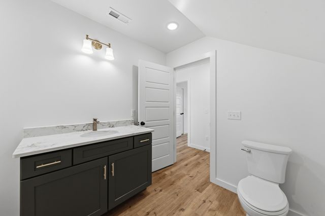 97 Barnwell Ave, Centerville, TN 37033