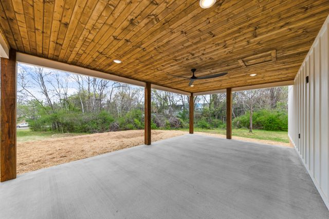 97 Barnwell Ave, Centerville, TN 37033