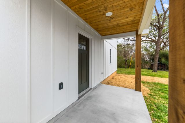 97 Barnwell Ave, Centerville, TN 37033