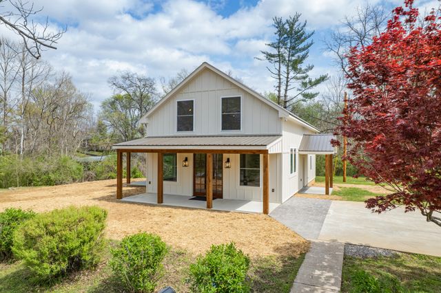 97 Barnwell Ave, Centerville, TN 37033