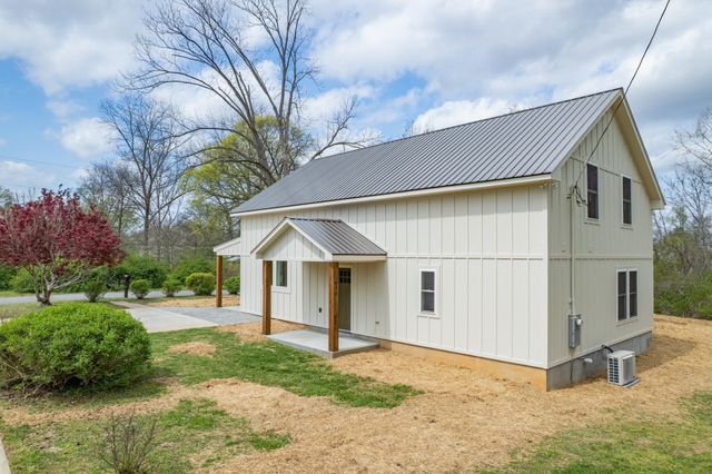 97 Barnwell Ave, Centerville, TN 37033