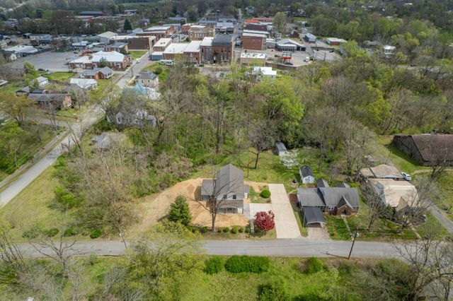 97 Barnwell Ave, Centerville, TN 37033