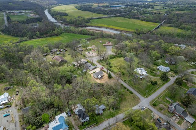 97 Barnwell Ave, Centerville, TN 37033