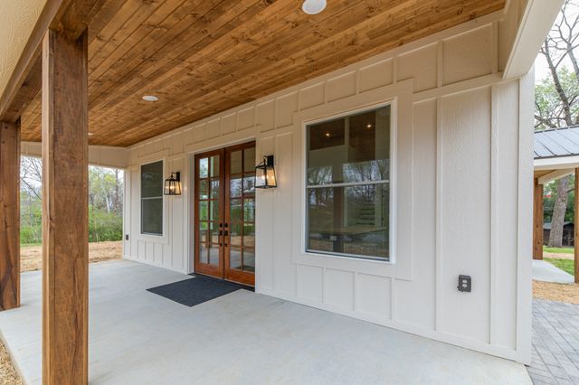 97 Barnwell Ave, Centerville, TN 37033