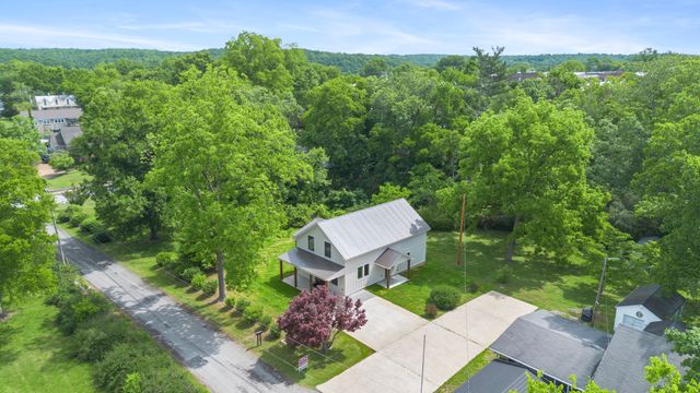 97 Barnwell Ave, Centerville, TN 37033