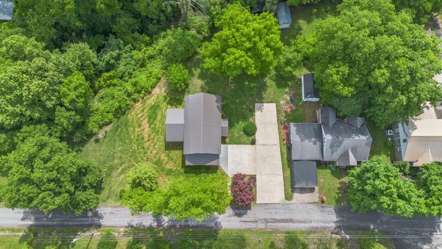 97 Barnwell Ave, Centerville, TN 37033