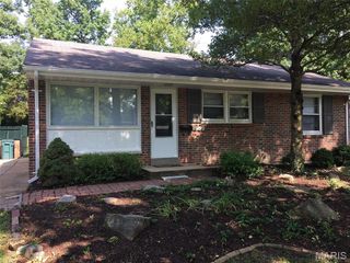 832 S Ballas, Kirkwood, MO 63122