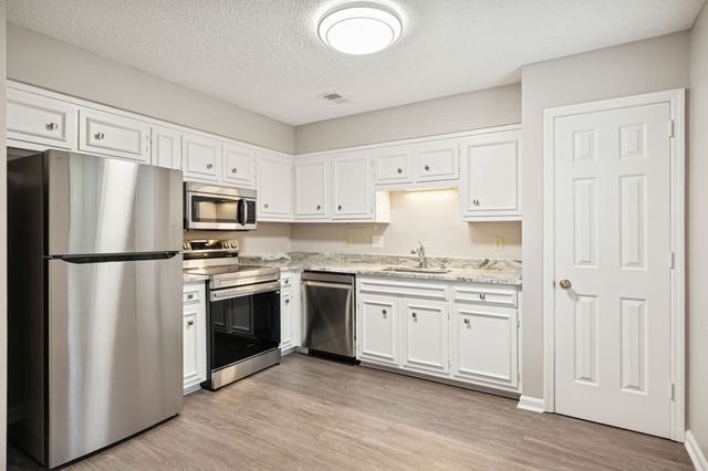 5720 Stone Brook Dr, Brentwood, TN 37027