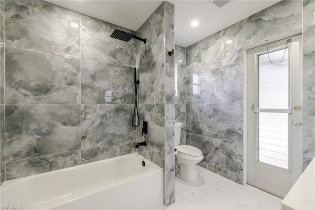 2285 SE 28th ST, Cape Coral, FL 33904
