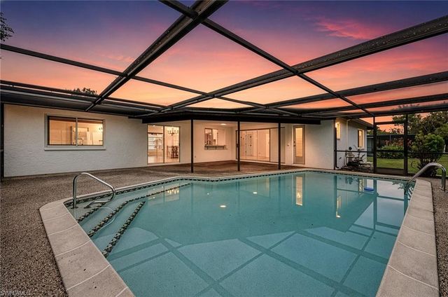 2285 SE 28th ST, Cape Coral, FL 33904