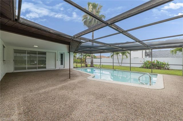 2285 SE 28th ST, Cape Coral, FL 33904